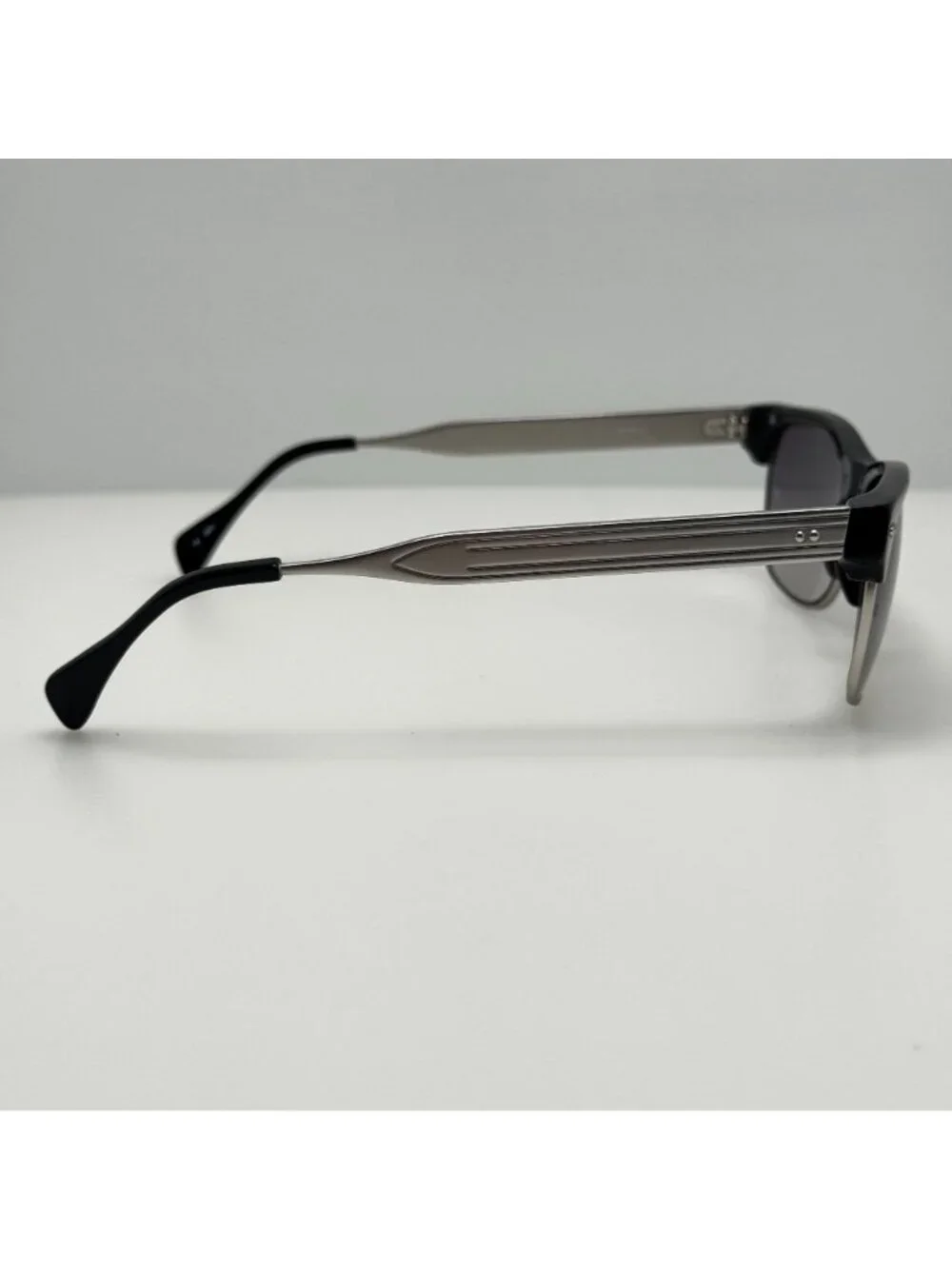 Linda Farrow lenses have